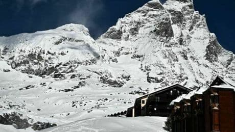 Svizzera, ritrovati i corpi di 5 sciatori sul ghiacciaio Adler (a 4.000 metri di quota) nella zona di Zermatt