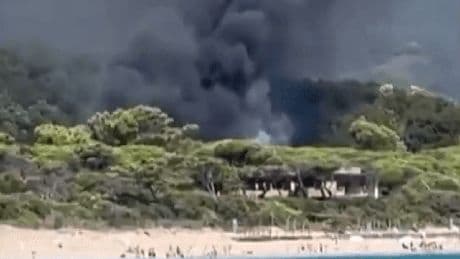 Waldbrand in der Toskana: Urlauber fliehen – Campingplatz evakuiert