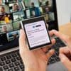 Mindone: Quadratisches KI-Smartphone mit Gratis-Internet für KI-Tools