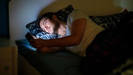 Estos son todos los beneficios de desconectar el wifi de tu teléfono móvil a la hora de dormir