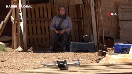 Sürüsüne dadanan kurtlar, çoban kadını dron pilotu yaptı