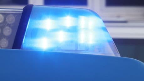 Tödlicher Unfall bei Güstrow - 12-Jähriger stirbt auf Motorrad! Eltern sehen alles mit an
