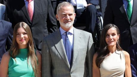 Prinses Sofía leent jurk van moeder Letizia