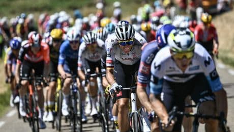 LIVE Tour de France: Arensman en Eenkhoorn in grote kopgroep in aanloop naar mythische berg Mont Ventoux