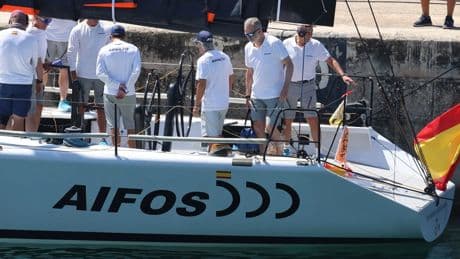 Primera imagen de Felipe VI en Baleares: el rey se embarca en el Aifos antes de comenzar una semana de actos en Palma