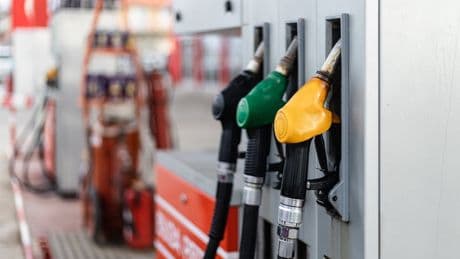 Benzin fiyatlarına zam geldi mi? Benzin, LPG, motorin... 25 Nisan akaryakıt fiyatları