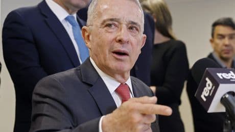 La Justicia de Colombia ordena la libertad inmediata del expresidente Álvaro Uribe