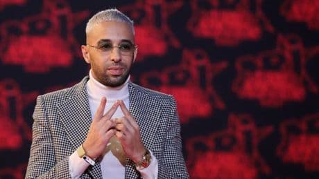 Accusations de violences sexuelles contre le rappeur Naps : chambre d’hôtel, stupéfiants et trio de jeunes femmes, des affaires qui dessinent un mode opératoire
