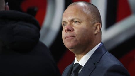 PSV-directeur Earnest Stewart prijst Joey Veerman na teleurstelling voor middenvelder: ’Heel lastig om hem in 48 tot 72 uur te vervangen’