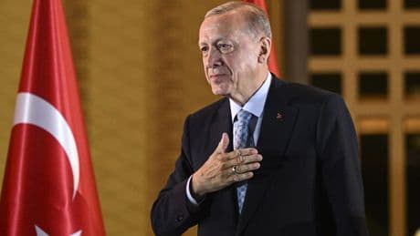 Cumhurbaşkanı Erdoğan'dan Süper Lig'e yükselen Fatih Karagümrük'e tebrik