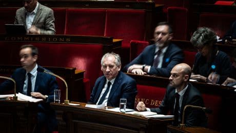 Vote de confiance : François Bayrou, un premier ministre solitaire poussé vers la sortie