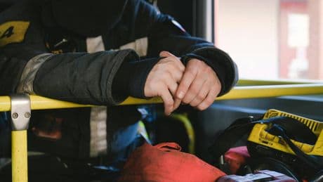 Choc a Bergamo: nasconde per un anno il corpo della madre morta. "Lo ha fatto per la pensione"
