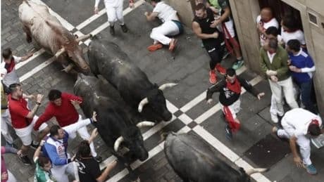 Los Sanfermines enfilan sus últimas horas con los Miura y el tradicional 'Pobre de mí'
