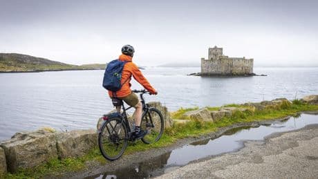 Écosse à vélo : cinq itinéraires pour découvrir en famille les Highlands, les lochs et les abbayes