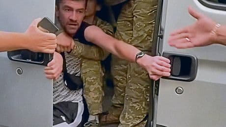 Zwangsrekrutierung | Ukraine: Lieber leben als heroisch sterben