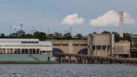 1 Dead After Explosion on Barge Near Manhattan Sewage Plant