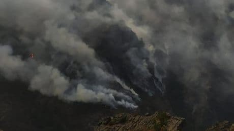 El incendio de Carballeda de Valdeorras (Ourense) quema ya más de 500 hectáreas