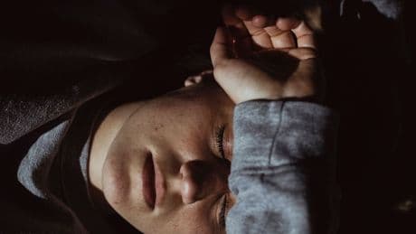 Finanzielle Unabhängigkeit: Der beste Schutz vor häuslicher Gewalt sind Geld und Bildung für Frauen
