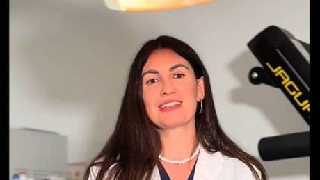 María Jesús, podóloga: "Las bacterias proliferan y aparece el mal olor si no aireas el calzado o no te secas bien los pies"