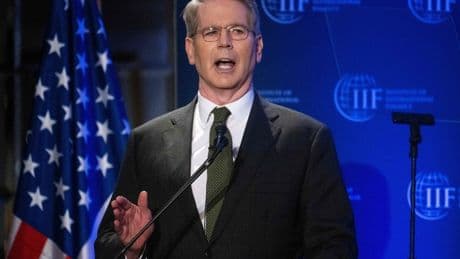 Trumps Finanzminister rügt den IWF und die Weltbank