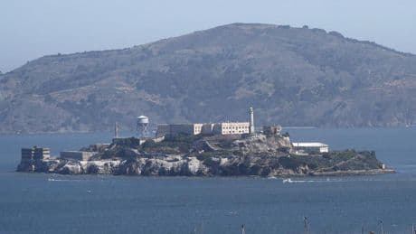 Trump ordena reabrir la cárcel de Alcatraz