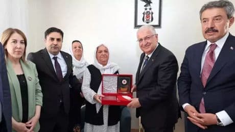 Güler, Şırnak'ta şehit ailesini ziyaret etti
