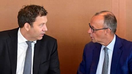 Schwarz-rote Koalition fällt auf Tiefstand seit Bundestagswahl
