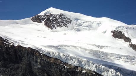Svizzera, valanga sull'Alphubel: si temono due italiani tra le vittime. Nel pomeriggio un altro collo sull'Eiger