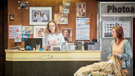Festival d’Avignon 2025 : l’envol sans envergure du « Canard sauvage » de Thomas Ostermeier