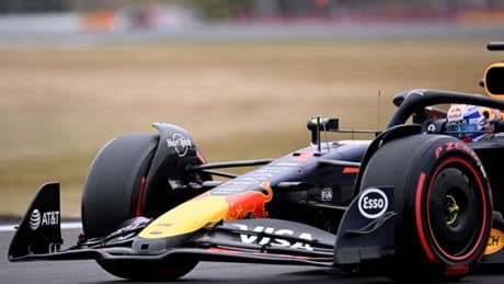 Verstappen roba la fiesta de Silverstone y Alonso lidera la zona media