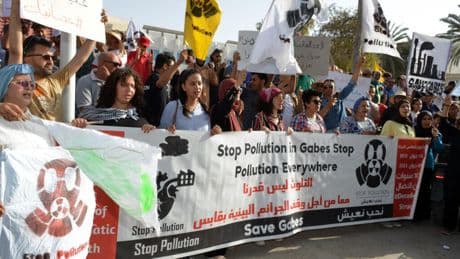 Tunisie: deux à quatre mois de prison pour trois activistes environnementaux