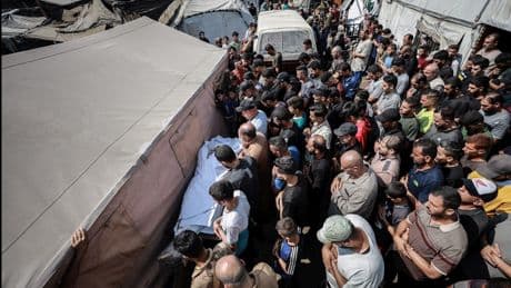 İsrail'in Gazze'de yardım bekleyenlere saldırdı: 10 ölü