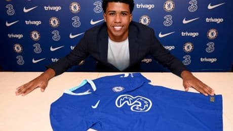 £18m Chelsea midfielder makes feelings clear after Arsenal transfer approach