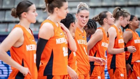 Vrouwen U20 als groepswinnaar naar achtste finales EK