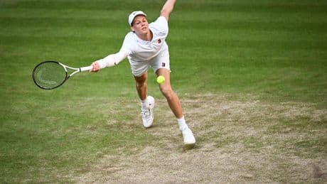 Wimbledon maakt zich op voor zinderende strijd tussen Carlos Alcaraz en Jannik Sinner: ’Hij is echt ongelooflijk’