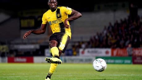Foot : un club de troisième division anglaise inscrit un joueur... alors qu’il est en prison