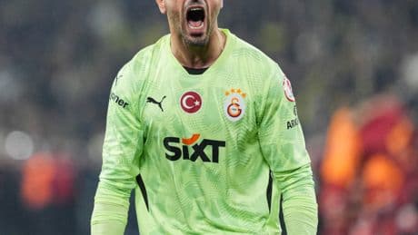 Günay Güvenç, kalede güven veriyor!