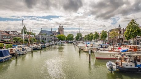 LIVE | Bewolkte zondag met kleine kans op bui, temperaturen rond 20 graden