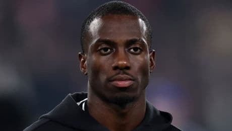 OM: nouvel accueil bouillant des fans pour Timothy Weah à l'aéroport de Marignane