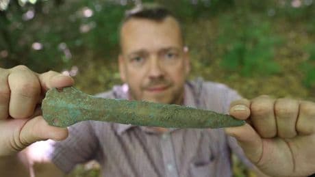 Archäologie: Rund 3.500 Jahre alter Bronzedolch in Nordthüringen entdeckt