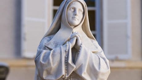 Sainte Bernadette, béatifiée il y a cent ans : « Les pèlerins qui viennent à Nevers lui ressemblent »