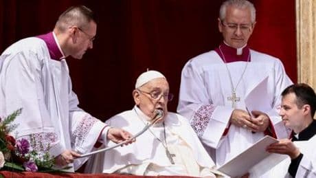 Vatikan: Urbi et Orbi - Papst Franziskus spricht Ostersegen in Rom