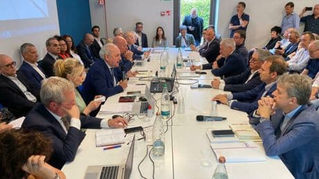 Stellantis, firmato contratto: in 4 anni 350 euro in più. Aumento anche in Cnh, Iveco e Ferrari