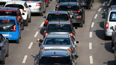 Erster Anstieg seit 2018 – Menschen in Deutschland fahren wieder mehr Auto