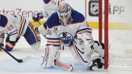 Injured Edmonton Oilers goalie Calvin Pickard still day to day: Coach Knoblauch