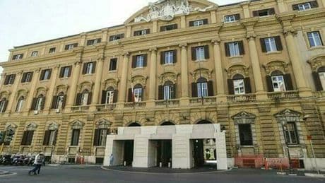 Pil, l'Istat vede la crescita allo 0,6%. Corrono ancora le entrate tributarie