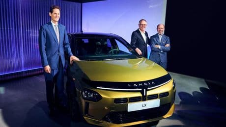 Du départ de Tavares à la reconquête : Elkann repositionne Stellantis au cœur du jeu industriel et politique