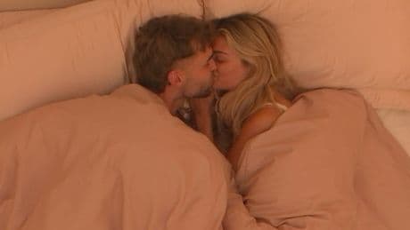 Love Island fans slam Harry for 'disgusting' bedroom behaviour as they spot brutal detail