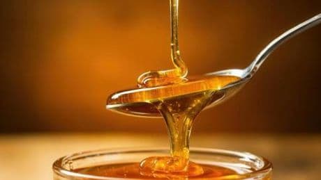 Da antiossidante ad antibatterico, perché il miele è un super food