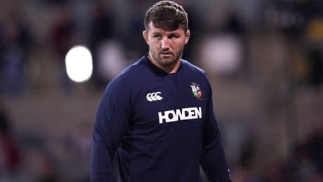 Tom Curry could be fit for England’s Autumn Series after wrist surgery